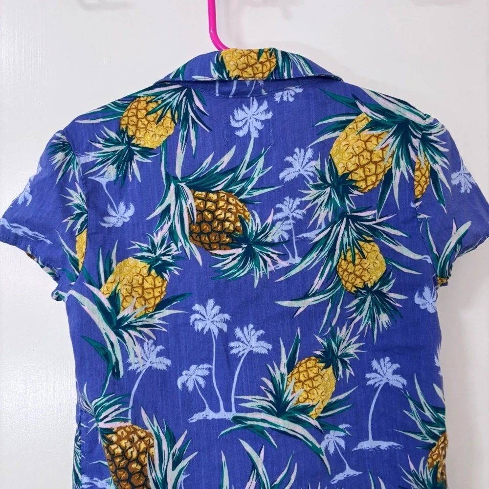 3/$15 Old Navy girls/kids Blue yellow Pineapple Button-Up Shirt size 8